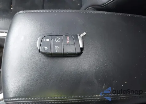 2015 Jeep Grand Cherokee Altitude z USA, uszkodzony, nr VIN 1C4RJFAG3FC650273